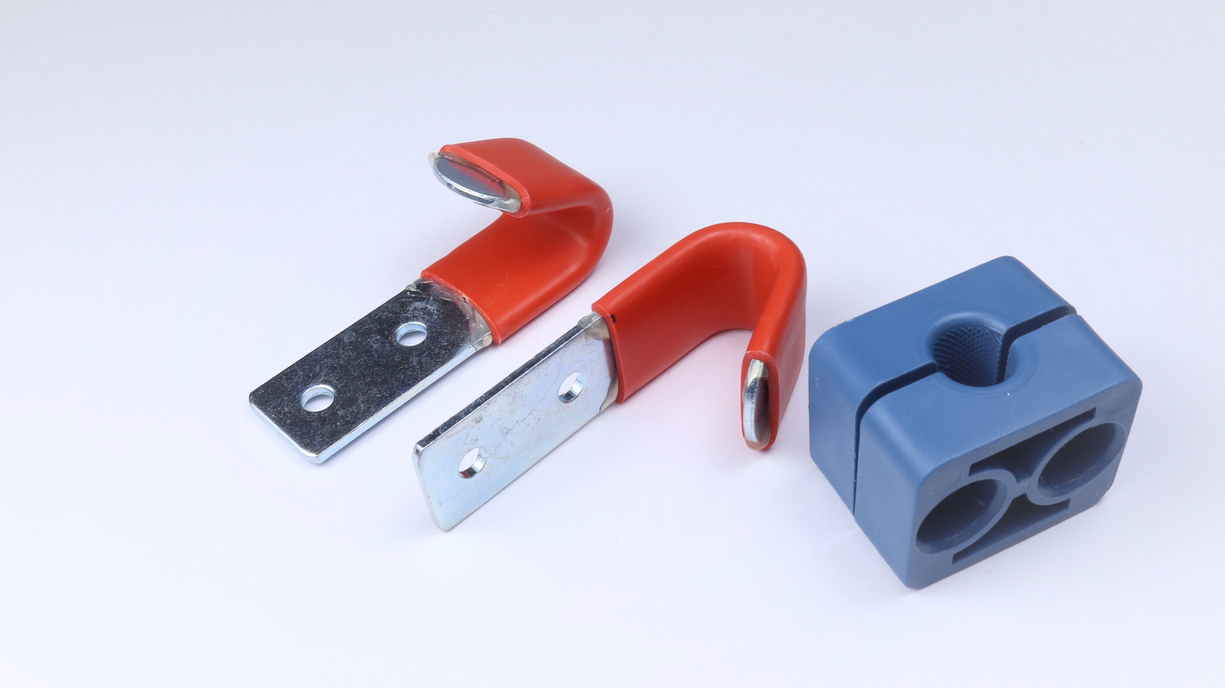 Size specific parts of a bicycle pannier DIY kit